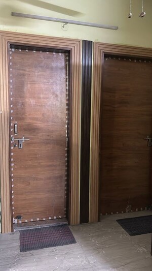  3 BHK Builder Floor at Mansarovar Park – for Sale