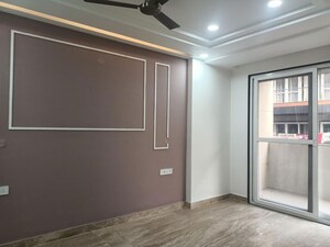 Room in 4 BHK Builder Floor at Sector 8 Dwarka – for Rent