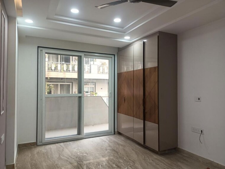 Room, sector 8 dwarka 4 Bedroom 210 Sq.Yd. Builder Floor In Sector 8 Dwarka Delhi 10767523
