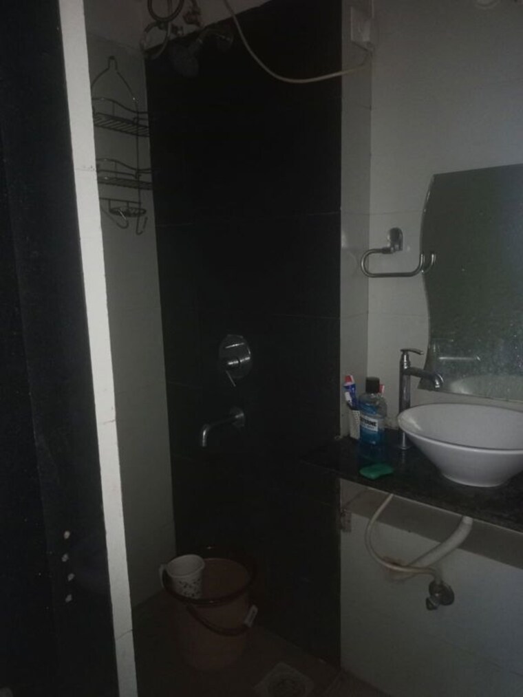 Bathroom, mantri-serene 2 Bedroom 725 Sq.Ft. Apartment In Goregaon East Mumbai 10761561