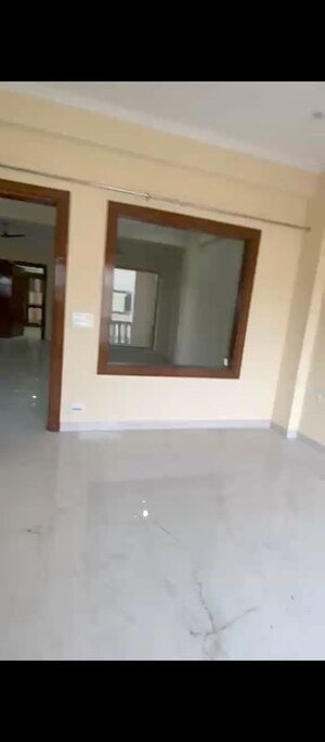 Room in 3.5 BHK Independent House at RWA Apartments Sector 20, Sector 20 – for Rent