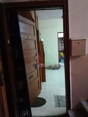 Furnished Amenities in 1 BHK Apartment at The Tenants CHS, Sion – for Sale