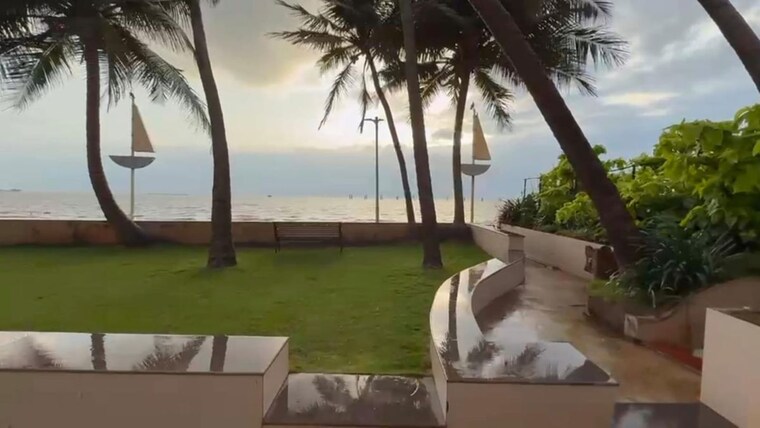 Garden, beach-heaven 2 Bedroom 800 Sq.Ft. Apartment In Juhu Mumbai 10767581