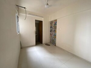 Room in 3.5 BHK Apartment at Moreshwar 19 East, Nerul – for Rent