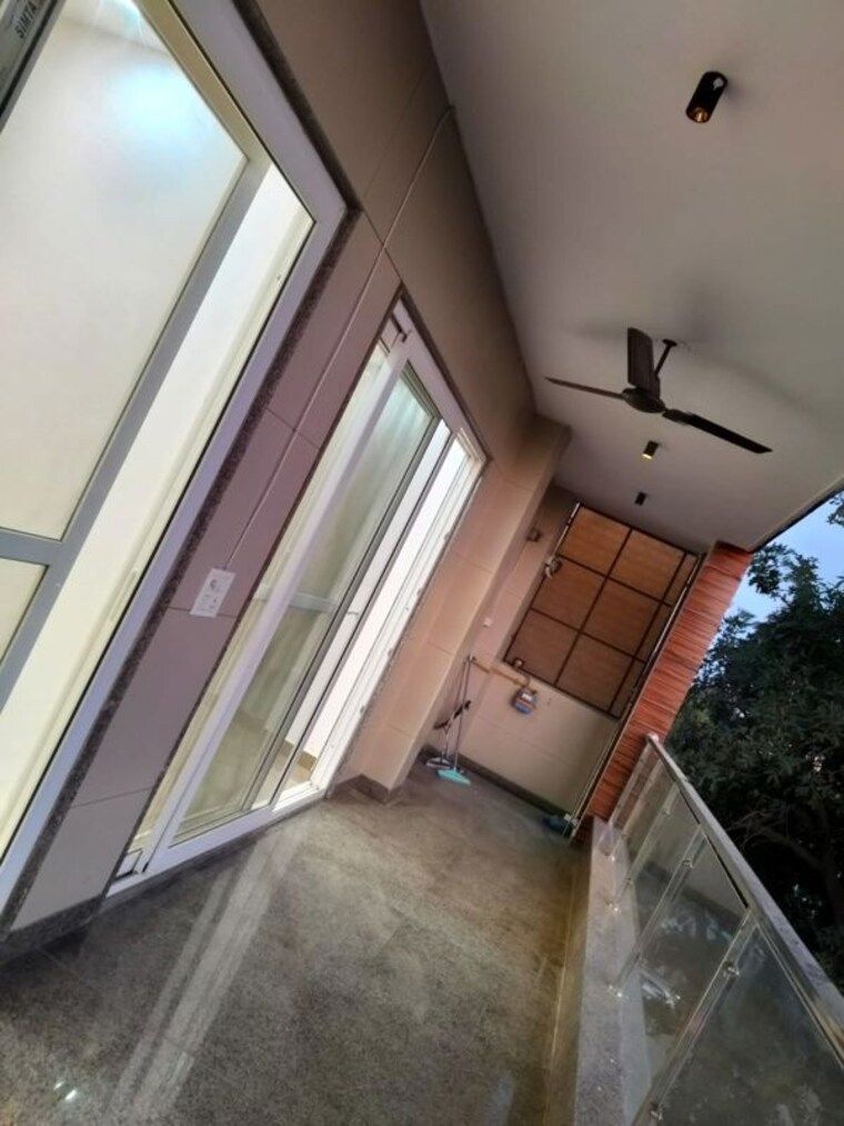 Balcony, palam vihar 4 Bedroom 360 Sq.Yd. Builder Floor In Palam Vihar Delhi 10767417