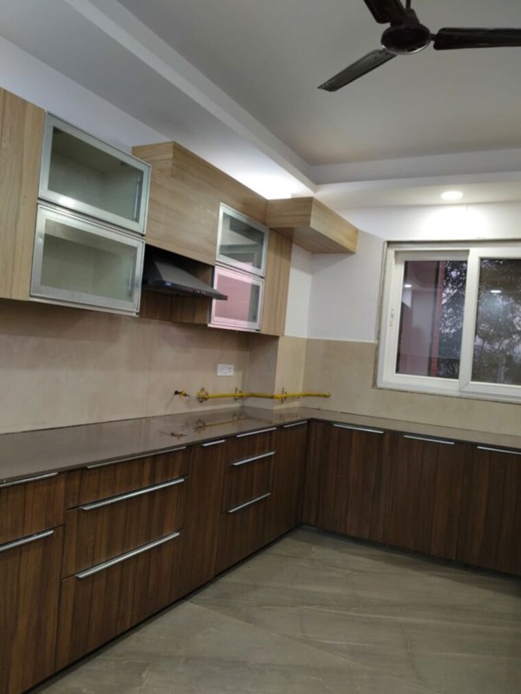 Kitchen, palam vihar 4 Bedroom 360 Sq.Yd. Builder Floor In Palam Vihar Delhi 10767417
