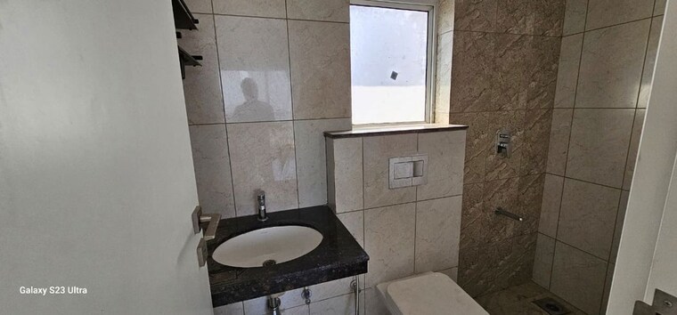 Bathroom, godrej-boulevard 2 Bedroom 800 Sq.Ft. Apartment In Manjari Pune 10767592