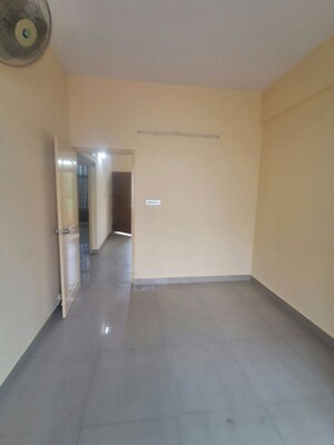 Room in 2 BHK Builder Floor at Rt Nagar – for Rent