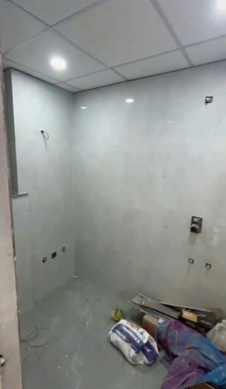 Bathroom, vaishali sector 4 3 Bedroom 1300 Sq.Ft. Builder Floor In Vaishali Sector 4 Ghaziabad 10767627