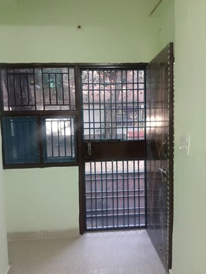 Room in 2 BHK Apartment at Sector 16b Dwarka – for Rent
