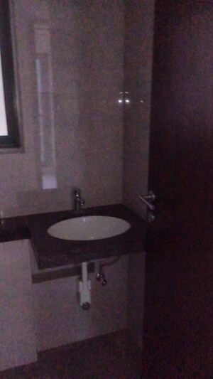 Bathroom in 1.5 BHK Apartment at Kalpataru Elitus, Mulund West – for Rent