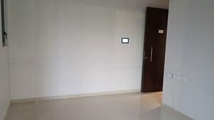 Room in 1.5 BHK Apartment at Kalpataru Elitus, Mulund West – for Rent