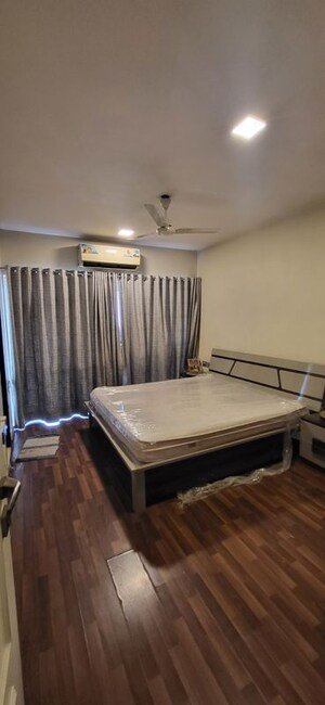 Bedroom in 3 BHK Apartment at RNA Continental, Chembur – for Rent