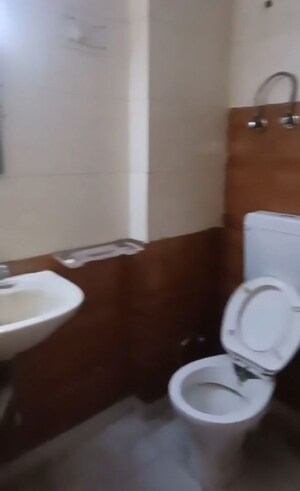 Bathroom in 2 BHK Apartment at Supertech Residency, Vaishali Sector 5 – for Sale