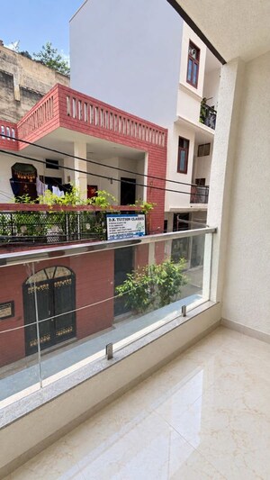 2 BHK Builder Floor For Rent in Chattarpur