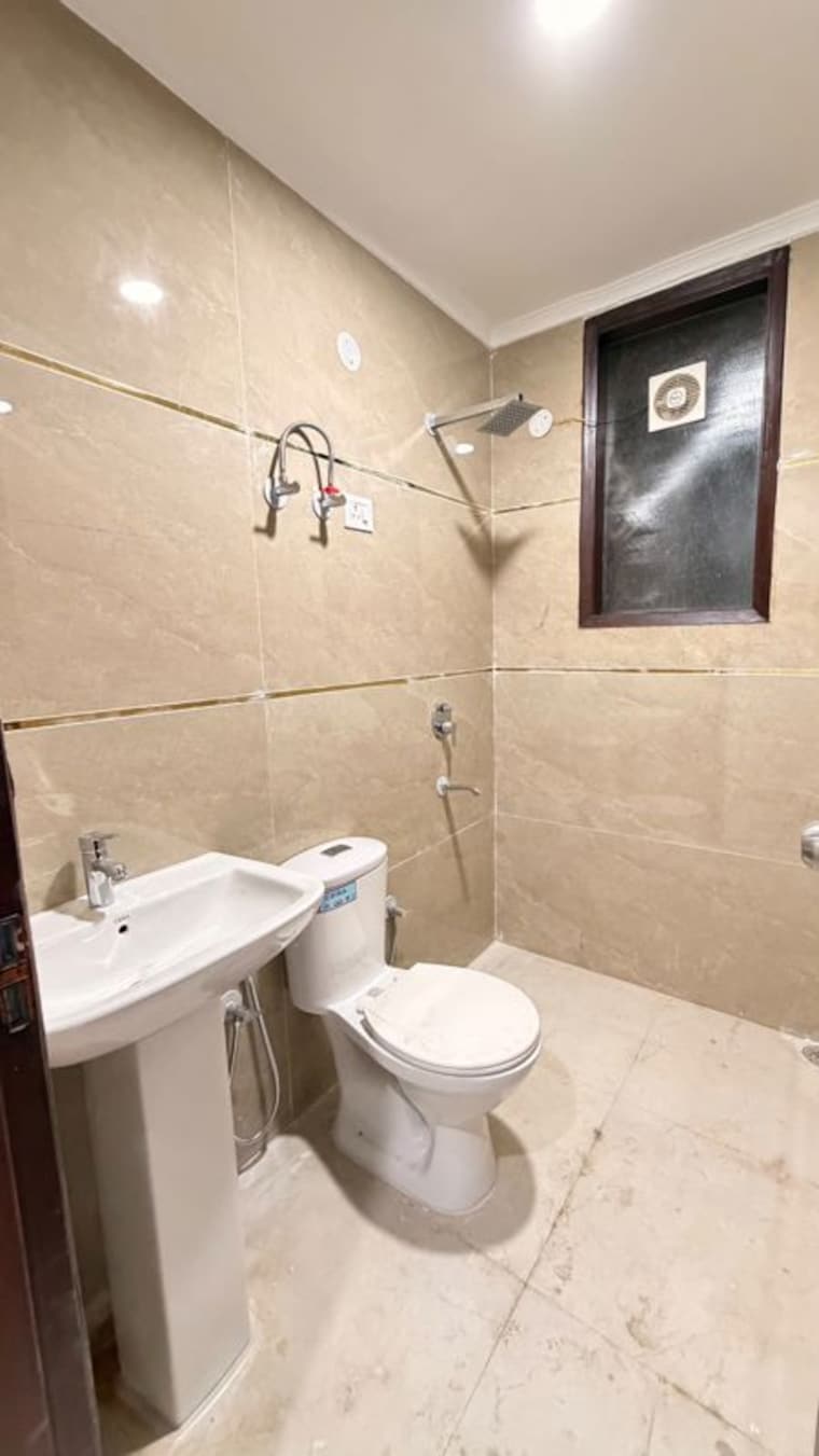 Bathroom, chattarpur 2 Bedroom 900 Sq.Ft. Builder Floor In Chattarpur Delhi 10767681