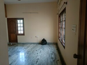 Room in 3 BHK Builder Floor at Rmv Extension – for Rent