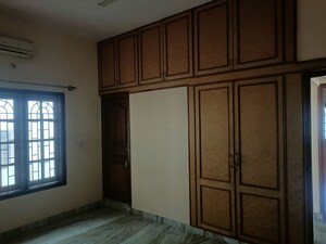 Room in 3 BHK Builder Floor at Rmv Extension – for Rent