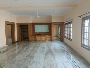 Room in 3 BHK Builder Floor at Rmv Extension – for Rent
