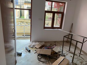 Living Room in 1 BHK Independent House at Sarita Vihar – for Rent
