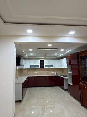 Kitchen in 4 BHK Builder Floor at SS Mayfield Gardens, Sector 51 – for Rent