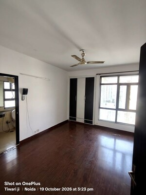 Room in 3 BHK Apartment at Gaur Sportswood, Sector 79 – for Rent