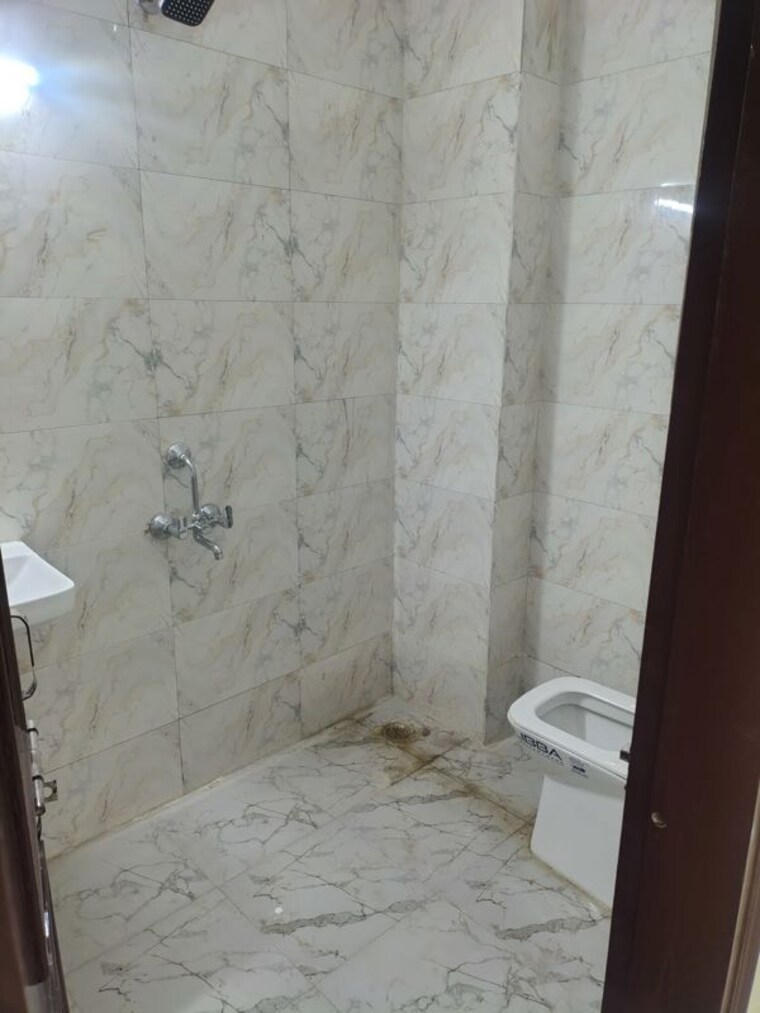 Bathroom, neb sarai 2 Bedroom 850 Sq.Ft. Builder Floor In Neb Sarai Delhi 10767761