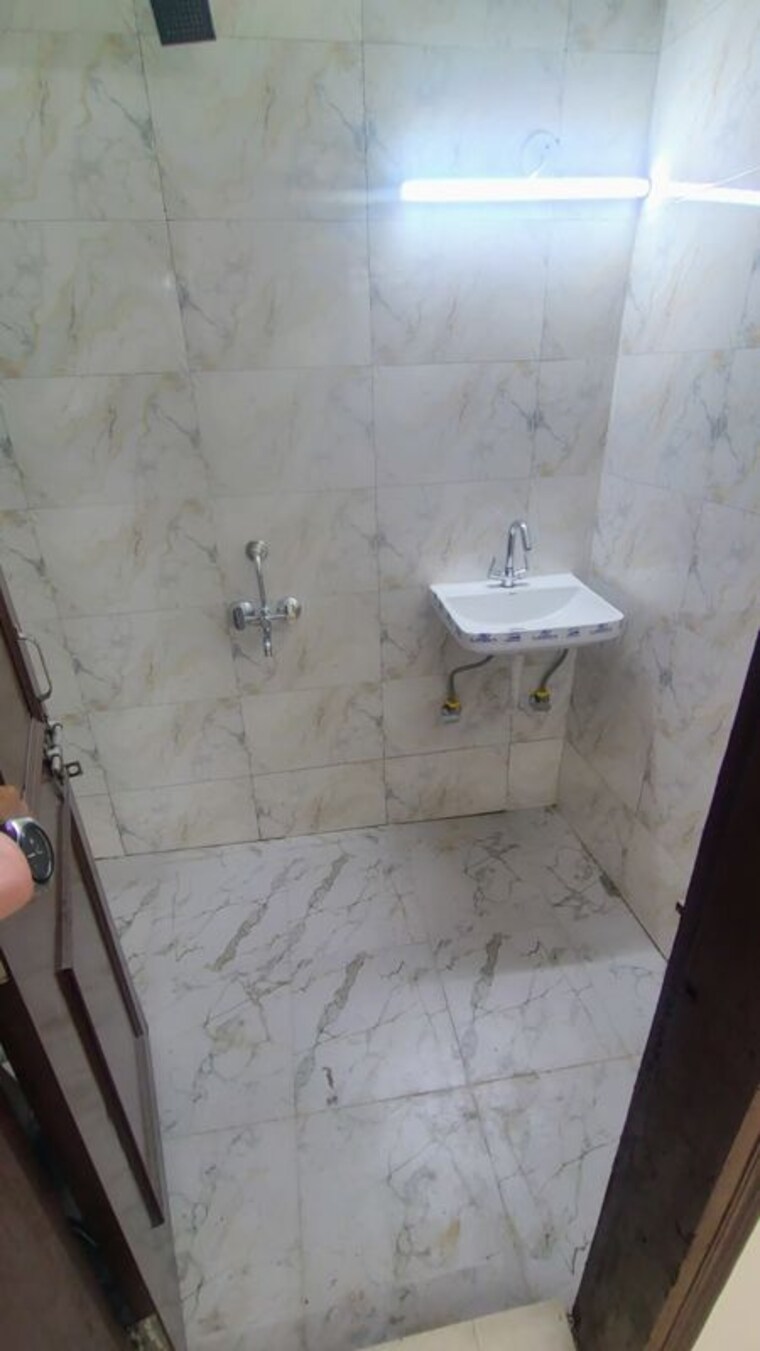 Bathroom, neb sarai 2 Bedroom 850 Sq.Ft. Builder Floor In Neb Sarai Delhi 10767761