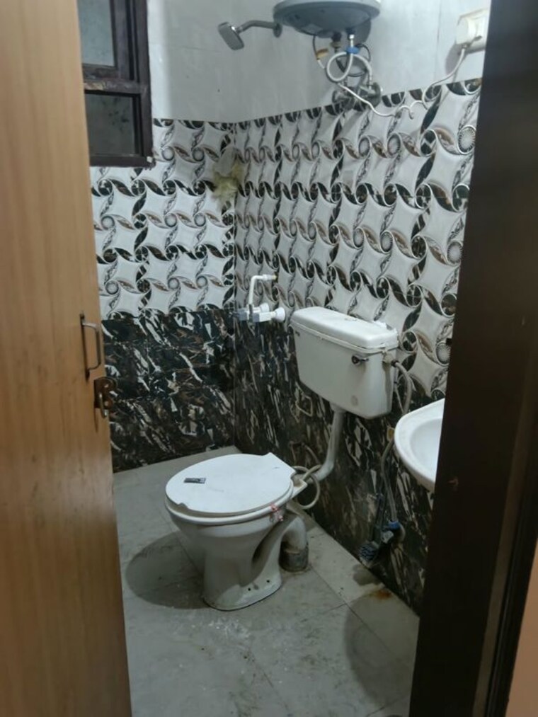 Bathroom, neb sarai 2 Bedroom 450 Sq.Ft. Builder Floor In Neb Sarai Delhi 10767766