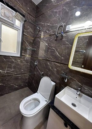 Furnished Amenities in 3 BHK Builder Floor at Saket – for Rent