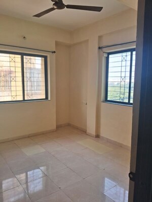 Room in 2 BHK Apartment at Kohinoor Village, Hadapsar – for Rent