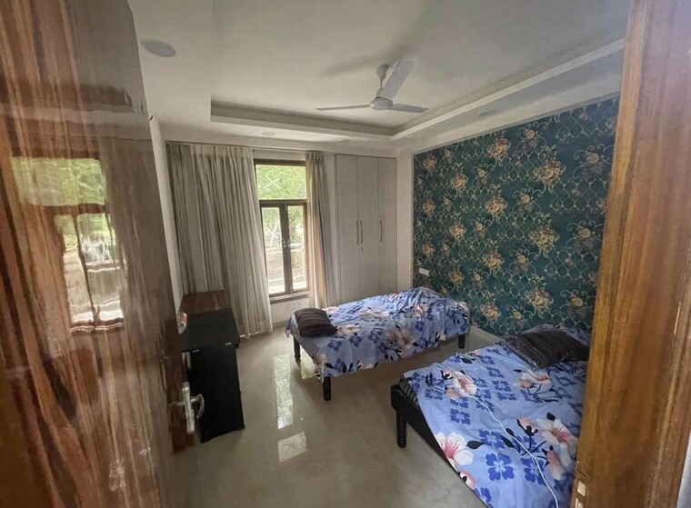 Living Room, subhash nagar 2 Bedroom 100 Sq.Yd. Builder Floor In Subhash Nagar Delhi 10767792