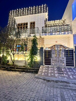 2 BHK Independent House For Sale in Turner Road