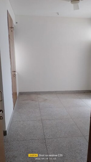 Room in 4 BHK Apartment at IRWO Classic Apartment, Sector 57 – for Sale