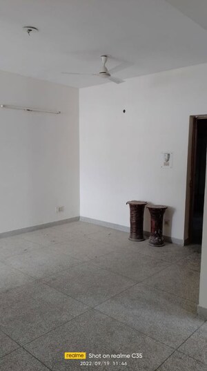 Room in 4 BHK Apartment at IRWO Classic Apartment, Sector 57 – for Sale