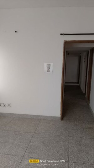 Room in 4 BHK Apartment at IRWO Classic Apartment, Sector 57 – for Sale
