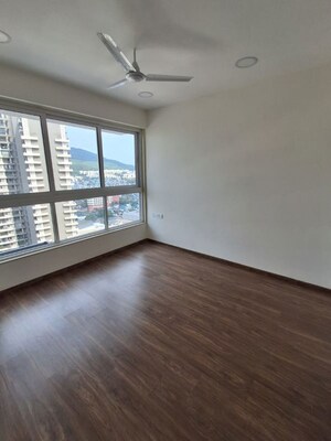 Room in 1 BHK Apartment at Group Satellite Elegance, Goregaon East – for Rent