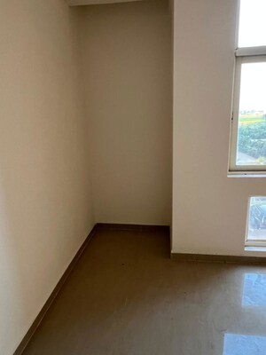 Room in 3 BHK Apartment at Excella Kutumb, Sultanpur Road – for Sale