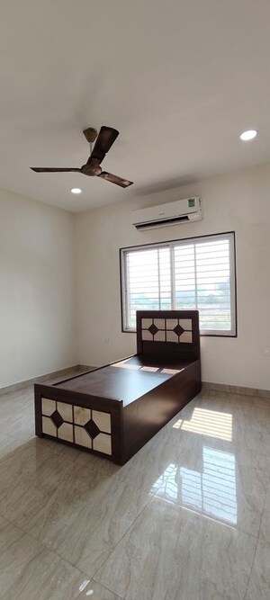 Bedroom in 4 BHK Villa at Mowa – for Rent