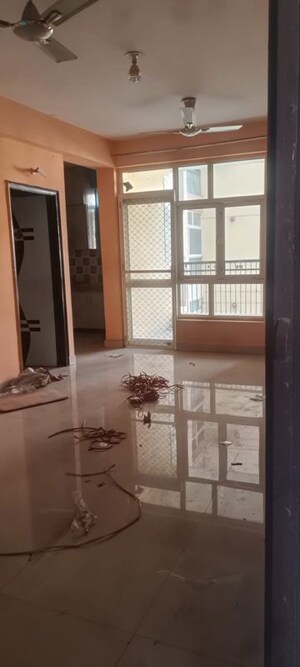 Room in 2 BHK Apartment at Uninav Heights Phase I, Raj Nagar Extension – for Rent