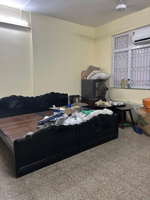 Bedroom in 1 BHK Apartment at Bandra West – for Rent