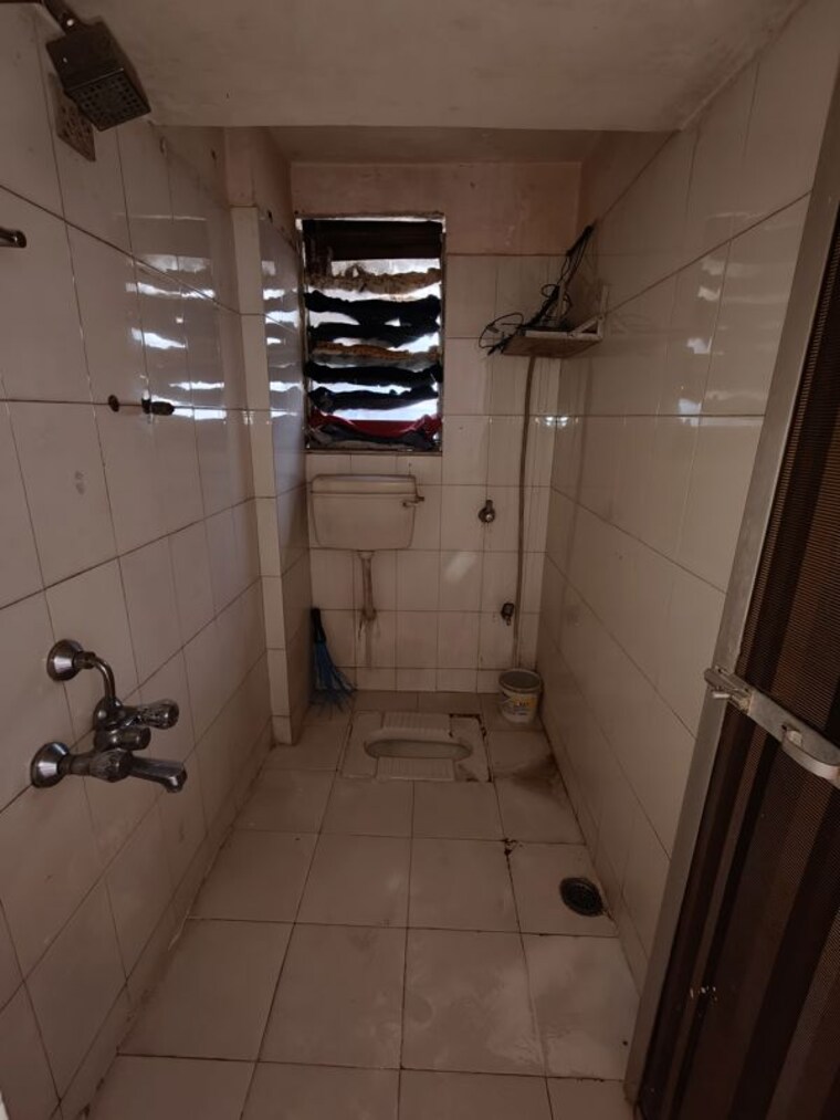 Bathroom, sanjay-gandhi-nagar-chs 1 RK 400 Sq.Ft. Apartment In Malad East Mumbai 10767911