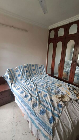 Bedroom in 2 BHK Apartment at Bandra West – for Rent
