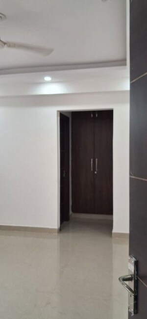 Room in 2 BHK Apartment at Sector 107 – for Rent