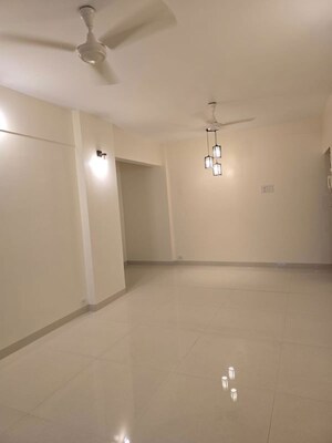 Room in 2 BHK Apartment at Bandra West – for Rent