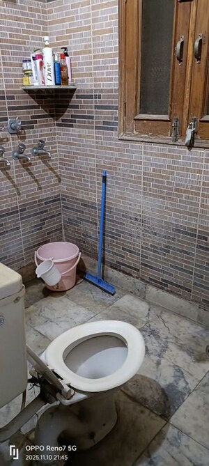 Bathroom in 1 BHK Independent House at Sector 17 – for Rent