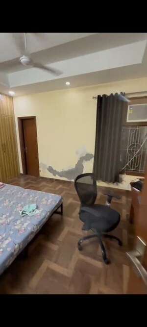 Living Room in 2.5 BHK Builder Floor at Sector 100 – for Rent