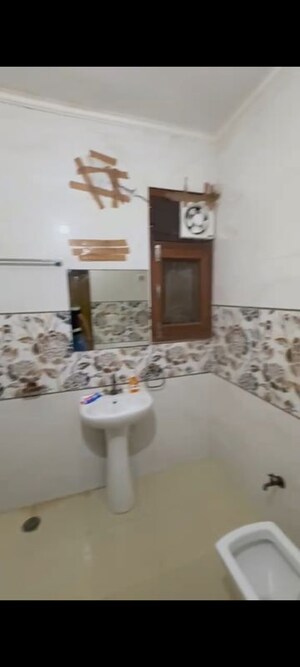Living Room in 2.5 BHK Builder Floor at Sector 100 – for Rent