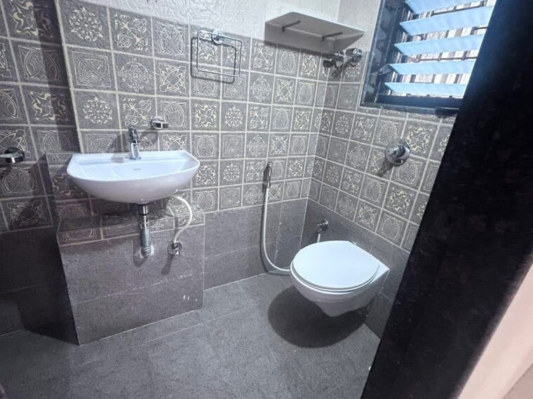 Bathroom, h-rishabraj-serenity-decks 3 Bedroom 950 Sq.Ft. Apartment In Goregaon East Mumbai 10767937