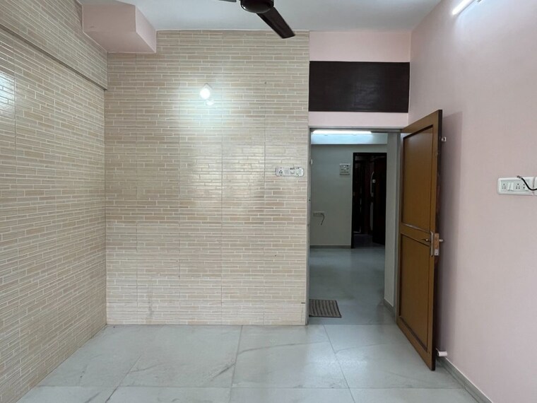 Room, chunabhatti 1 Bedroom 300 Sq.Ft. Apartment In Chunabhatti Mumbai 10767940